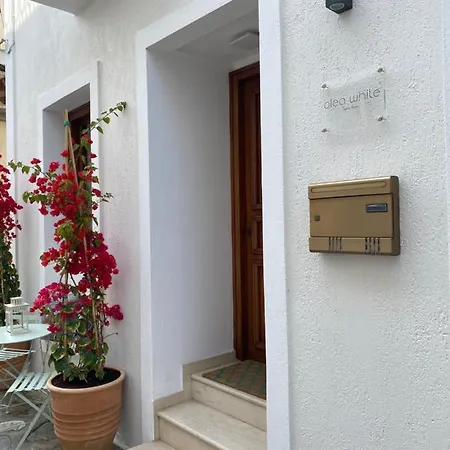 Olea White Villa Skiathos Town Exterior photo