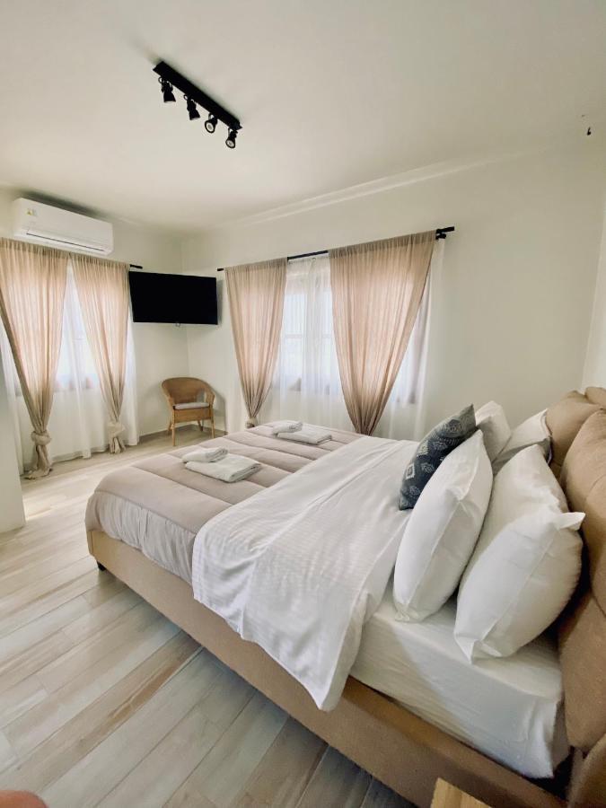 Olea White