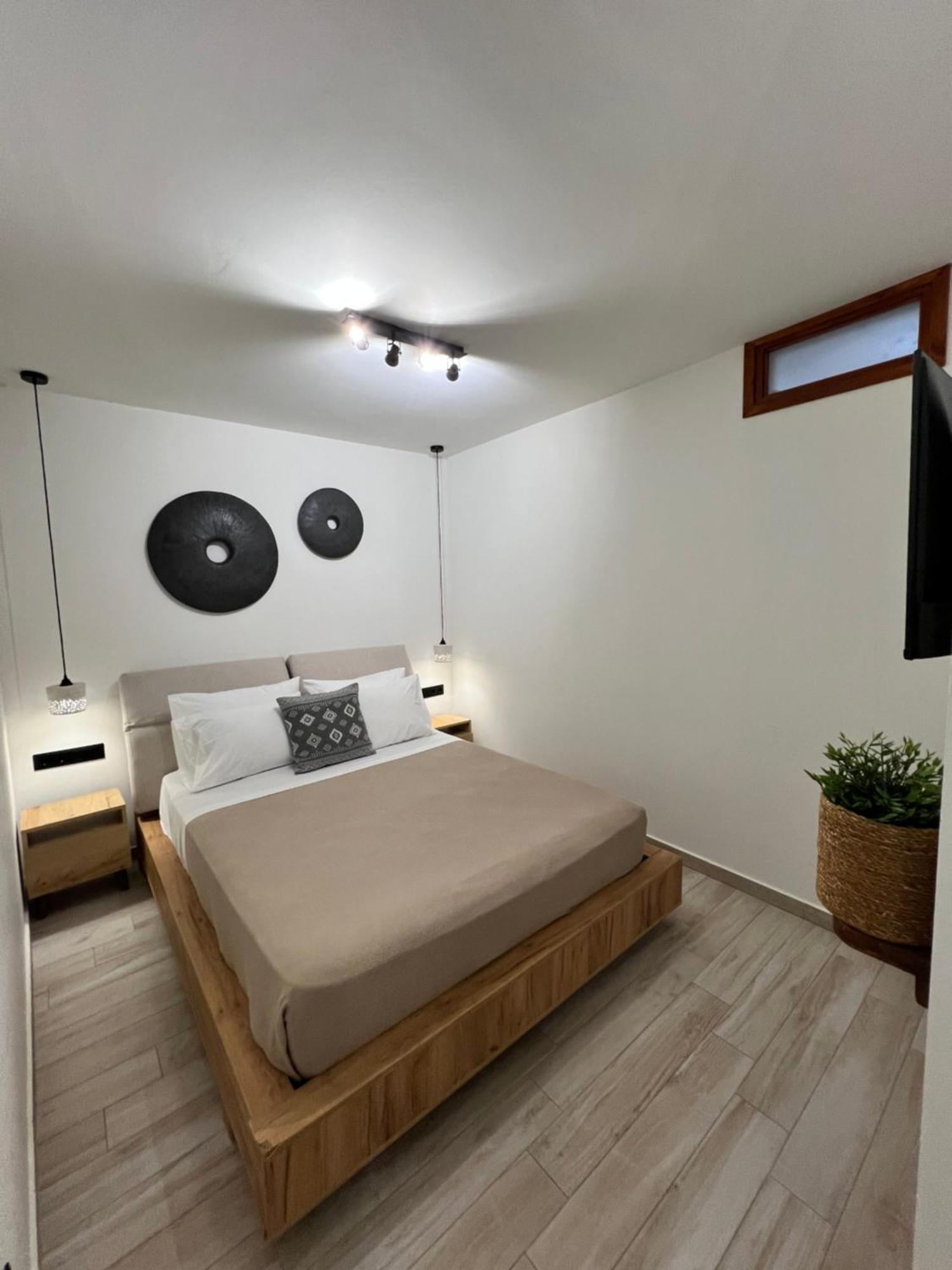 Olea White